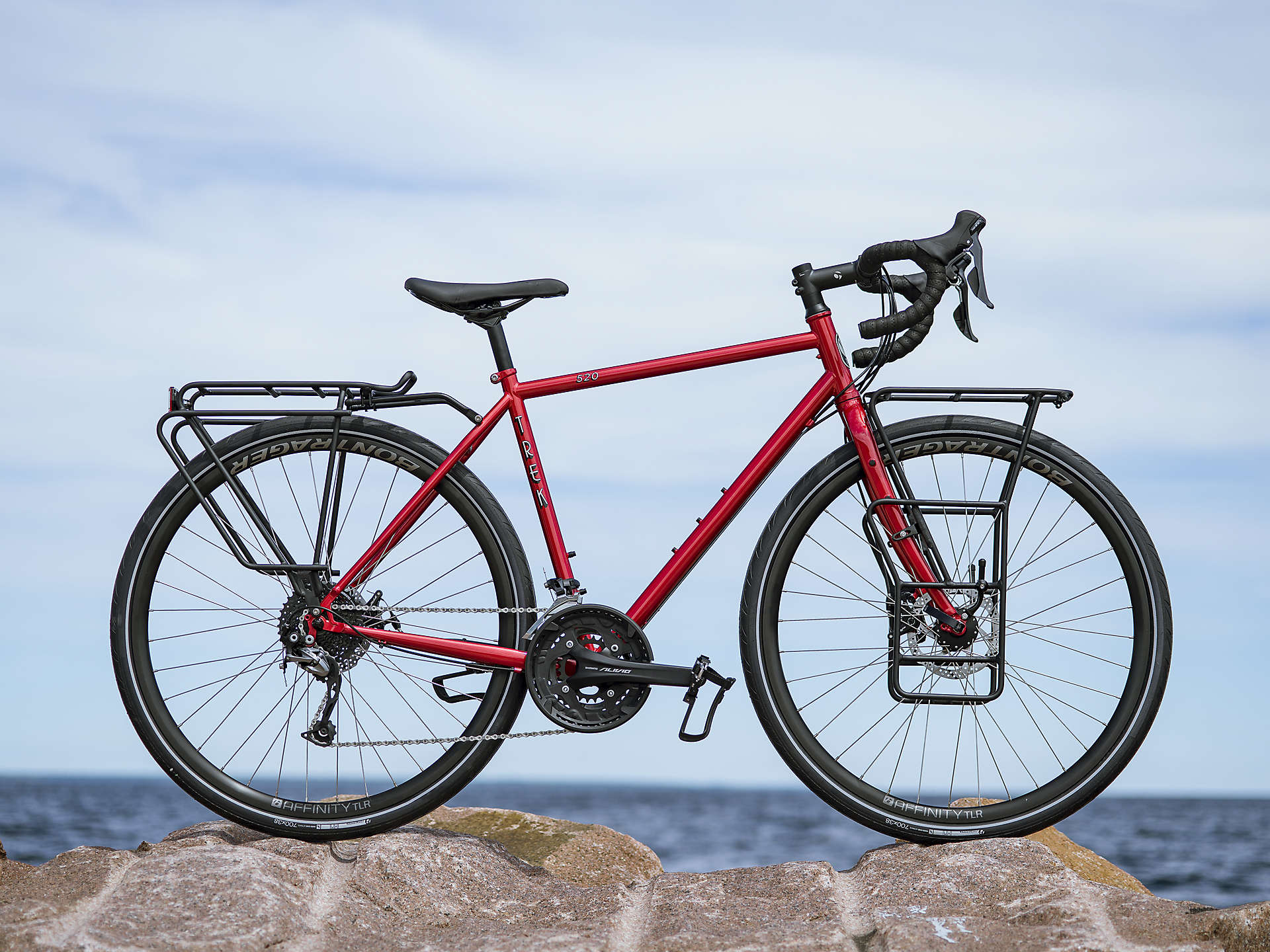 Vélo de cyclotourisme pour les longues randonnées